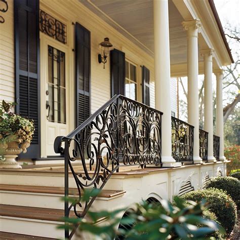 Transform Your Entrance with Creative Front Porch Railing Ideas • 333k ...