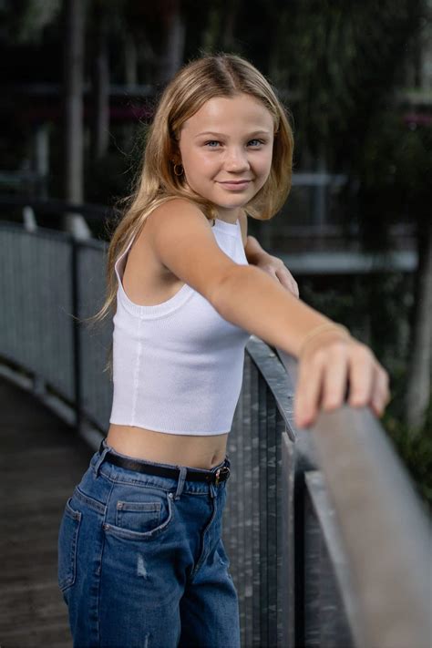 Amelia Phillips - BROOKE LEE MODELLING