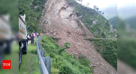 Five Persons Die: Himachal Pradesh: Five persons die, 60 animals buried ...