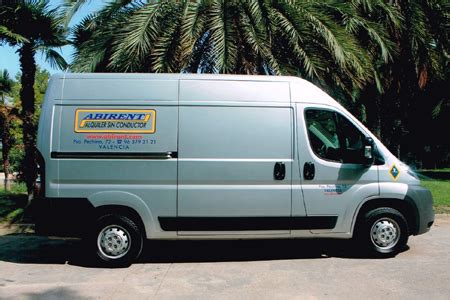 Alquiler furgonetas Valencia medianas-Mudanzas y mercancias