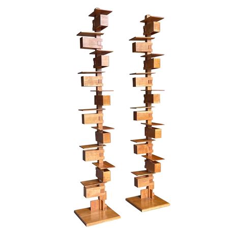 20th Century American Pair of Walnut Floor Lamps by Frank Lloyd Wright ...