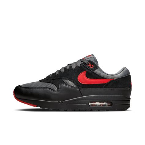 Black Air Max 1 Lifestyle. Nike SG