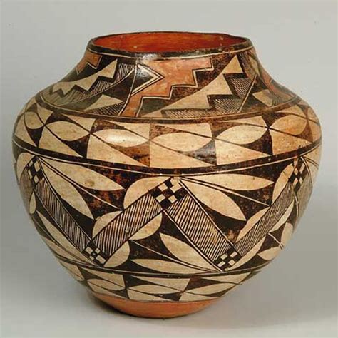Native American Tribes Weaver, Pottery, And Basket-Making Traditions