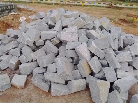 Construction Stones - 20mm Construction Stone Trader - Retailer from Malur