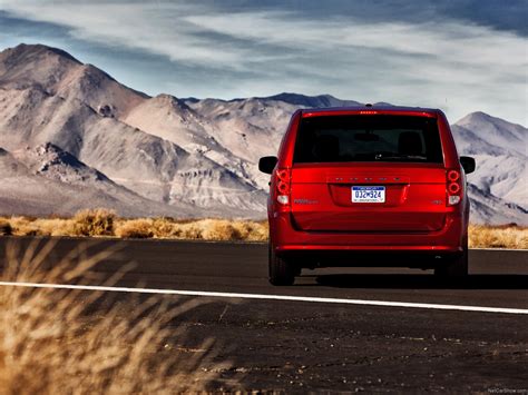 Dodge Grand Caravan RT (2011) - pictures, information & specs