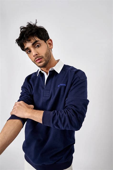 Sweatshirts & Hoodies