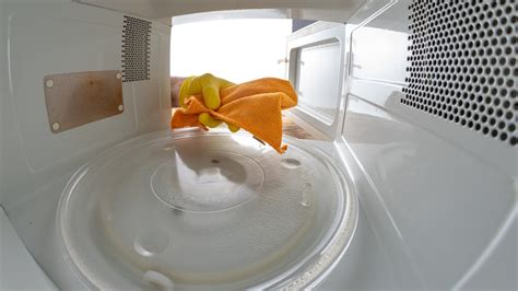 Can You Use A Microwave If The Glass Plate Is Broken? | Storables