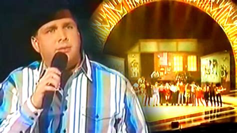 Garth Brooks - Friends In Low Places (1991 Grammy Awards Live) (VIDEO ...