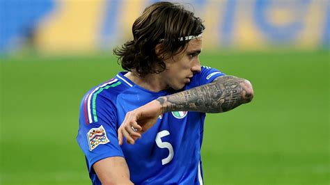 'Something strange in his knee' - Arsenal handed worrying update on ...