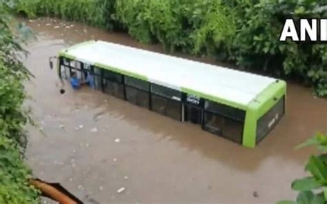 Bus stuck between water in underpass, then such passengers survived: VIDEO