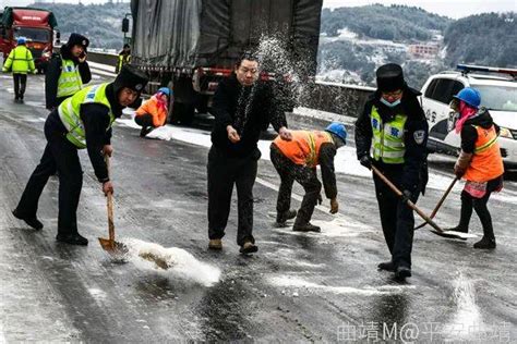 曲靖警方积极应对冰冻恶劣天气 全力维护道路交通秩序和治安稳定_全市