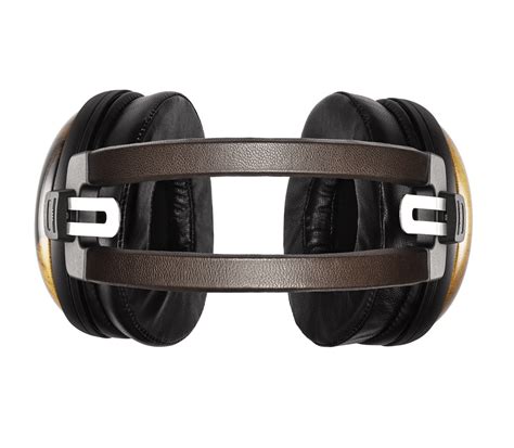 Audio Technica - ATH-AWKG - Headphone Auditions Amsterdam