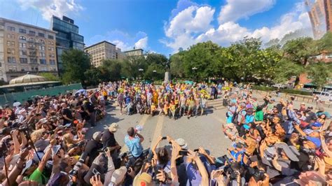 Painting Body Connection 的图像结果