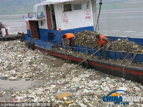 三峡库区部分缓流江面垃圾漂浮物聚集量达历史之最[1]- 中国在线