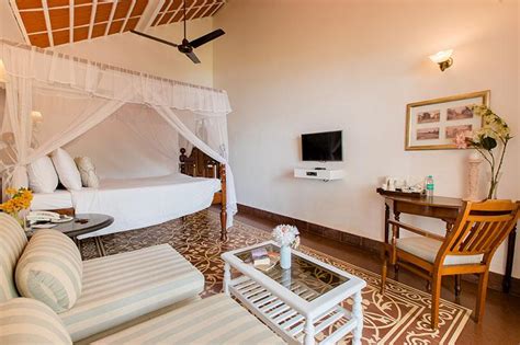 Enjoy The Best Of Sea And Pool At Prainha Resort In Goa’s Dona Paula ...