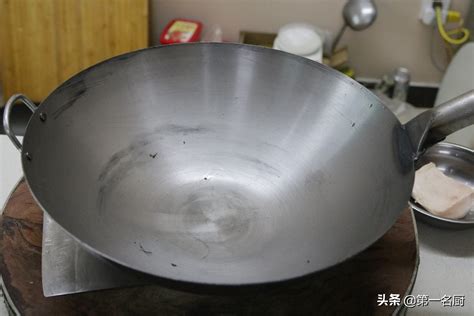 请教一下，铁锅中的陆川锅、王源吉、章丘铁锅，哪个好用？ - 知乎