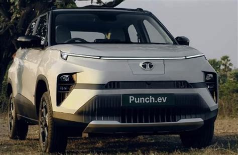 The Punch EV gets most design differentiation over its ICE counterpart ...
