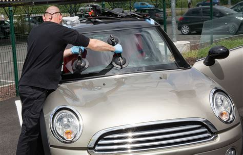 Windshield Window Replacement 的图像结果