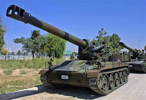 M110A2 203 mm Self-Propelled Howitzer (USA) | Military armor, Tanks ...
