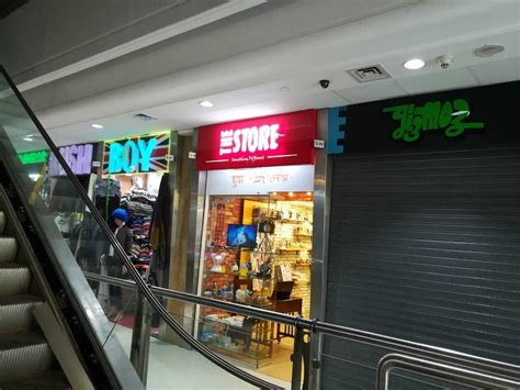 RETAIL SHOP IN A SHOPPING MALL IN BANDRA WEST (ALREADY ON RENT) 11-May ...