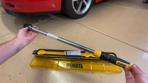How to Set a Torque Wrench in Inch Pounds? - ToolsProfy