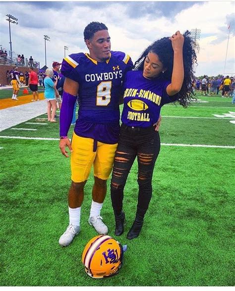 football player proposes to girlfriend on field