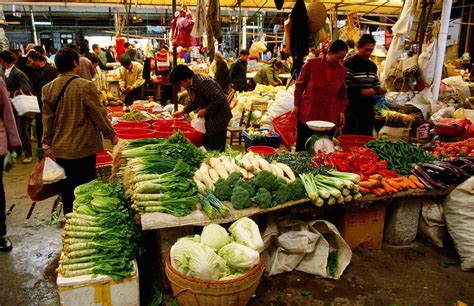 济南市政府"菜篮子"直通车开始卖菜了!菜价比菜市场还便宜，还能直通社区！