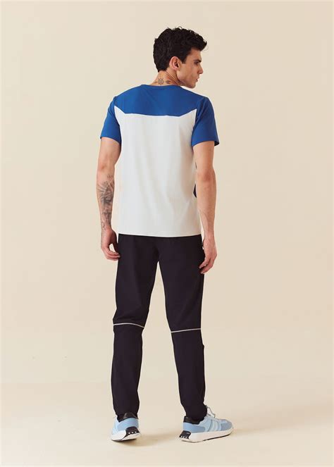 Buy Men Zipper Pocket Workout Pants - Jet Black Online | Strch India