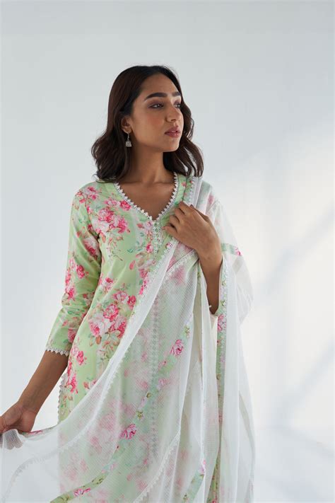Lina Dupatta – Roze