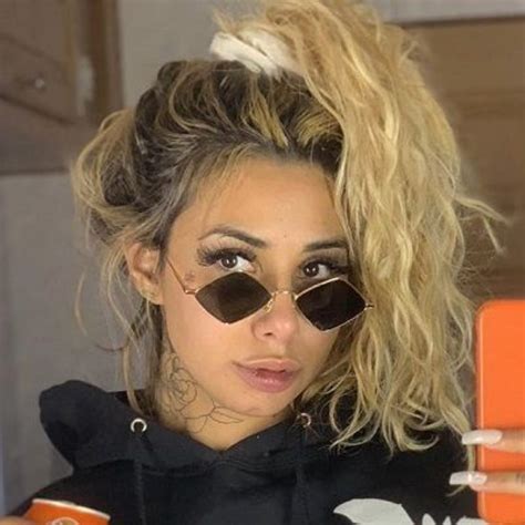 La vida y carrera de Ally Lotti: una estrella de las redes sociales y modelo.