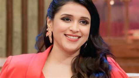 Mannara Chopra slams Akasa Air for damaging her bags, the airline ...