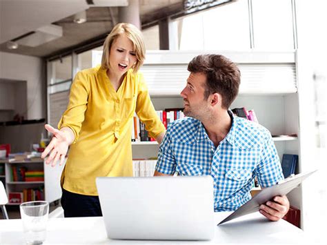 Five ways to be a good listener when you are the boss - Listen more ...