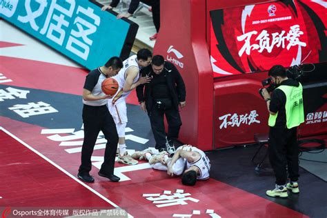 惨烈！广东VS浙江伤了三人 或左右本季争冠局势_比赛