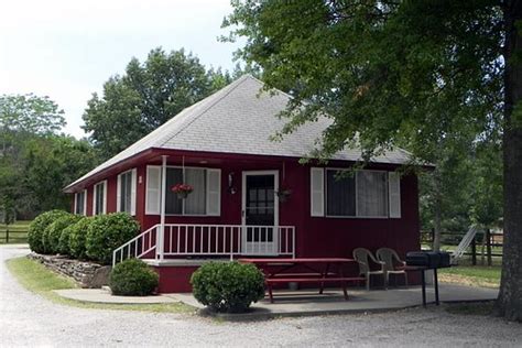 HAPPY HOLLOW RESORT (Blue Eye) - Resort Reviews & Photos - Tripadvisor