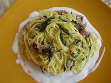come pulire e cucinare gli asparagi selvatici taglierini con asparagi selvatici in cucina con zia lora come pulire e cucinare gli asparagi selvatici taglierini con asparagi selvatici in cucina con zia lora