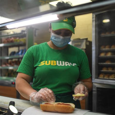 How Much Does Subway Pay Sandwich Artists - 2026 Company Salaries
