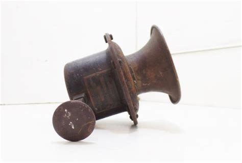 Stewart Warning Signal/Horn used | BRITISH Only Austria Fahrzeughandel GmbH