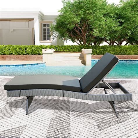 Outdoor All-Weather Wicker Lounger with Cushions – Devoko