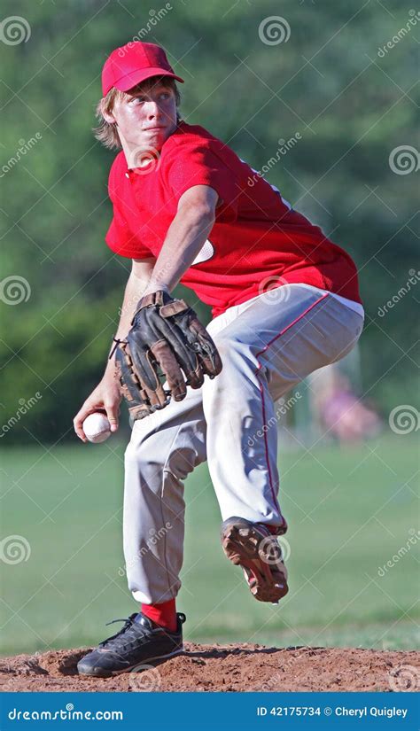 Pitcher Becomes Set Baseball 的图像结果