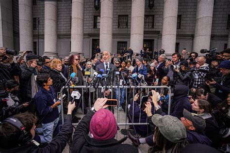 Protesters flood Manhattan during Mahmoud Khalil's hearing