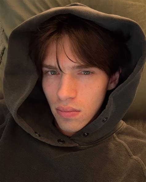 Chase Stobbe | Photo dump of face and cats and body | Instagram