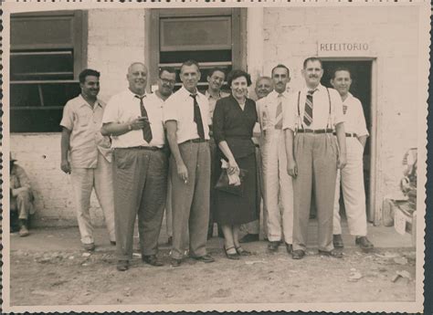 Raphael de Paula Souza e outros visitando as obras do Sanatório de Curicica - Base Arch