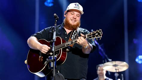 Luke Combs joined during 'Fast Car' performance by 8-year-old with ...
