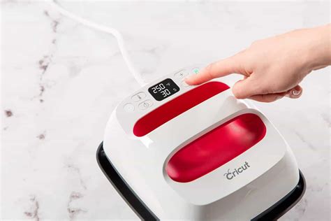 How To Use The Cricut Iron On Vinyl at Dolores Loera blog