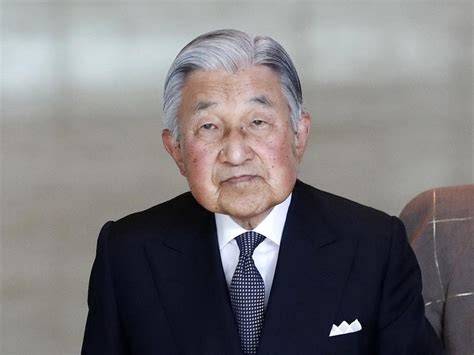 Emperor Akihito: Japanese monarch declares historic abdication