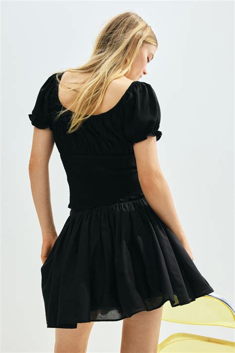 Smocked viscose blouse - Black - Ladies | H&M IN