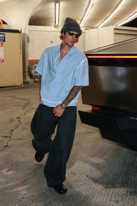Dadcore Justin Bieber Is Actually Kinda Dressin' For Once