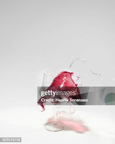 Exploding Pint Glass 的图像结果