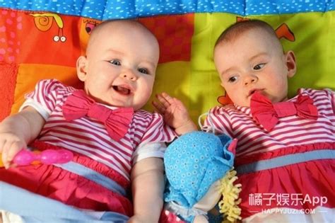 还记得那对“台湾最美双胞胎”吗？如今18年过去了，她们怎么样了_母亲_孩子_宝宝