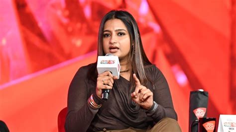 राशा थडानी का वायरल सॉन्ग 'उई अम्मा' बनाने में लगे बस 30 म‍िनट, सिंगर ...